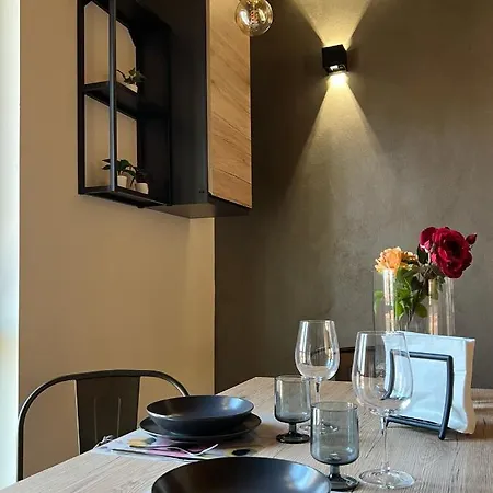 S A P P H I R E H O M E - Rivarolo Designapartment *