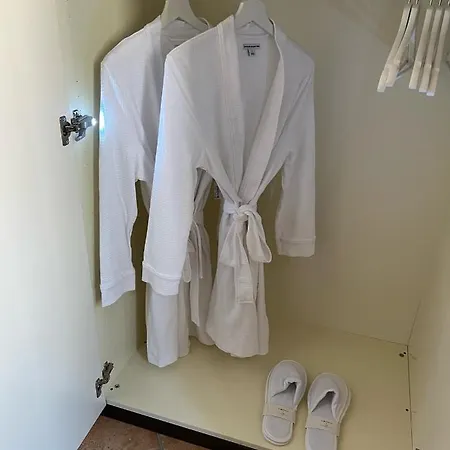 S A P P H I R E H O M E - Rivarolo Designapartment * Rivarolo Canavese